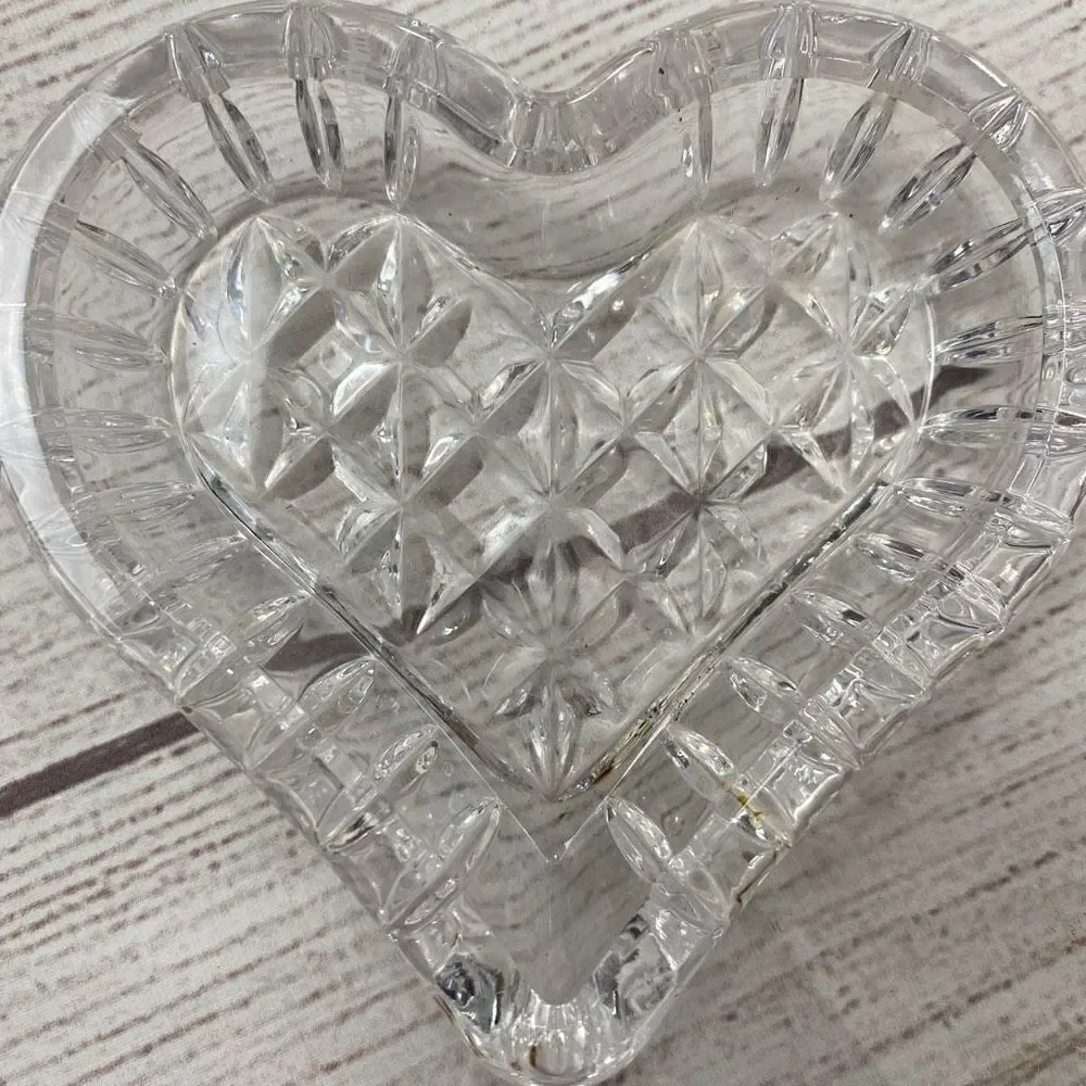 Glass beveled heart dish decor 3.5”x4”